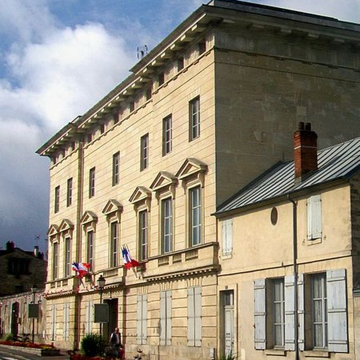 Photo de Hôtel de Crosne à Magny-en-Vexin