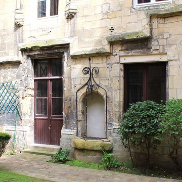Hôtel de Girard-Bureau à Caen