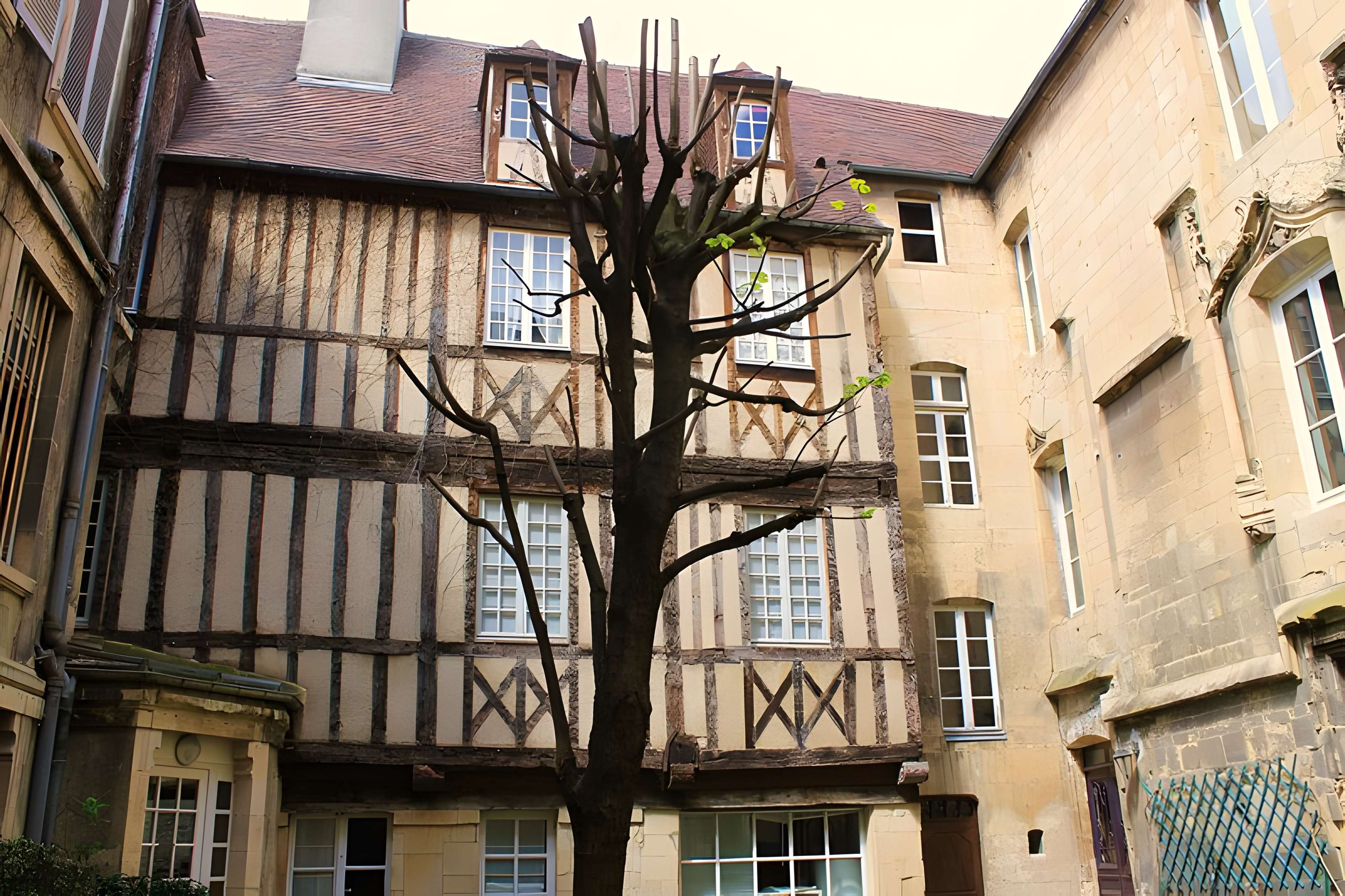 Hôtel de Girard-Bureau à Caen