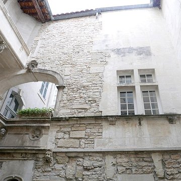 Hôtel de lAcadémie à Nîmes