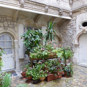 Hôtel de lAcadémie à Nîmes