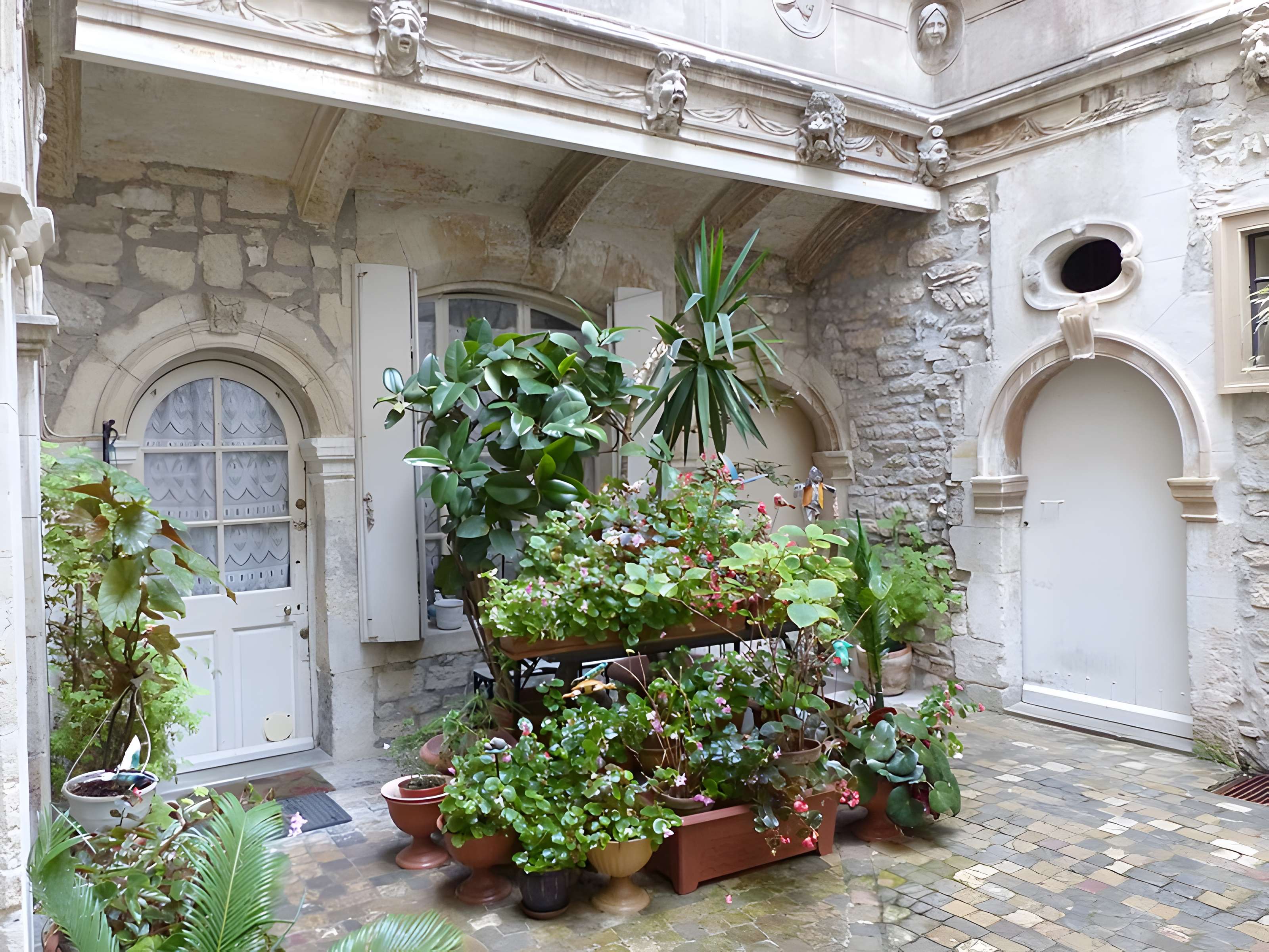Hôtel de l'Académie à Nîmes