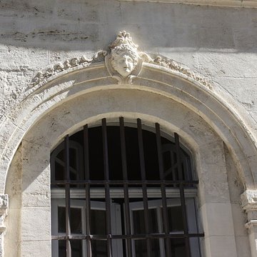 hotel de linage a beaucaire