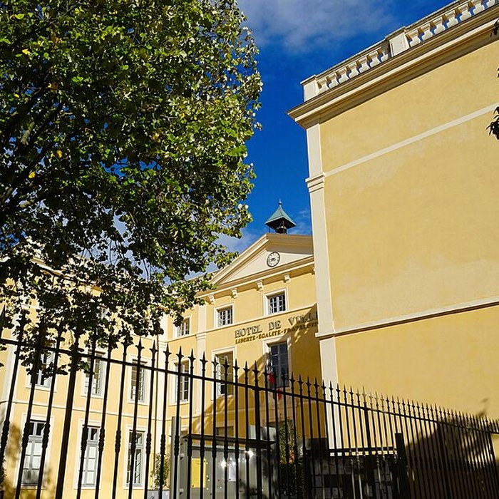 Photo de Hôtel de Melat à Saint-Symphorien-dOzon