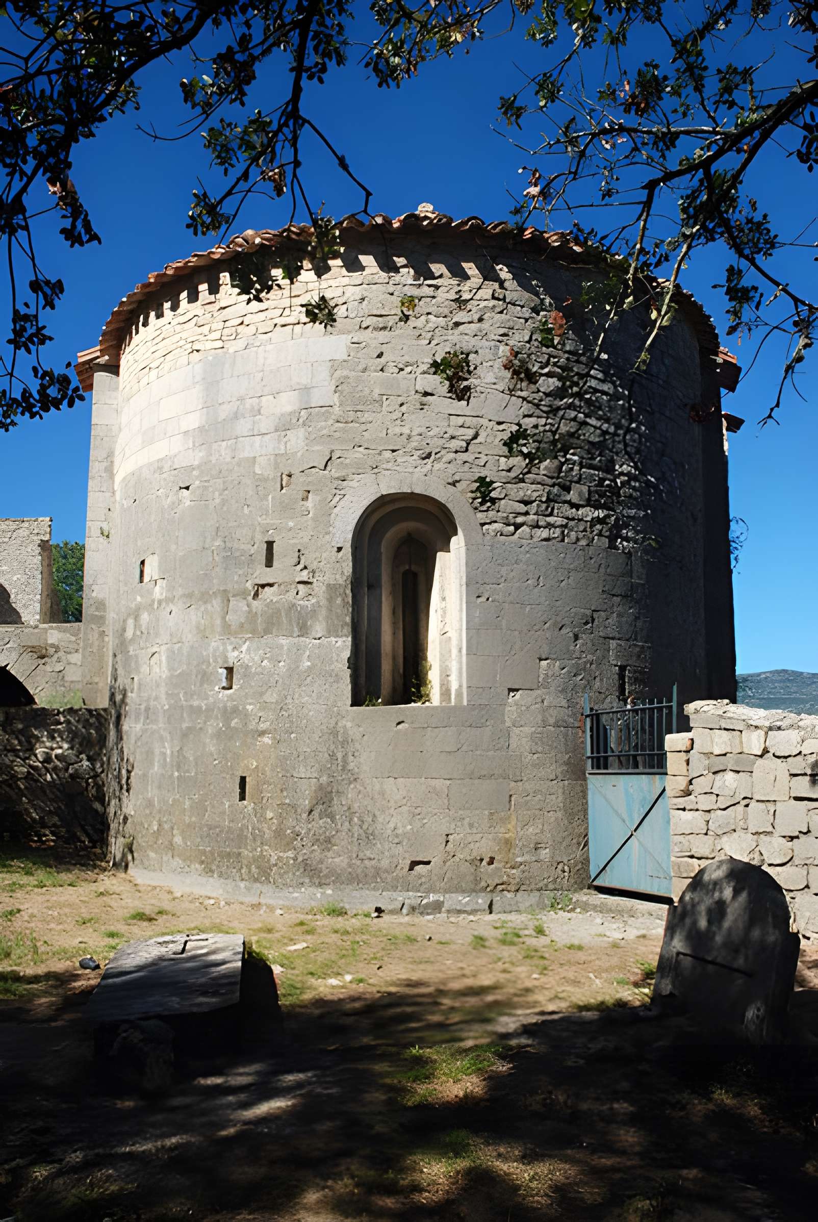 Chapelle Saint-Étienne d'Issensac de Brissac
