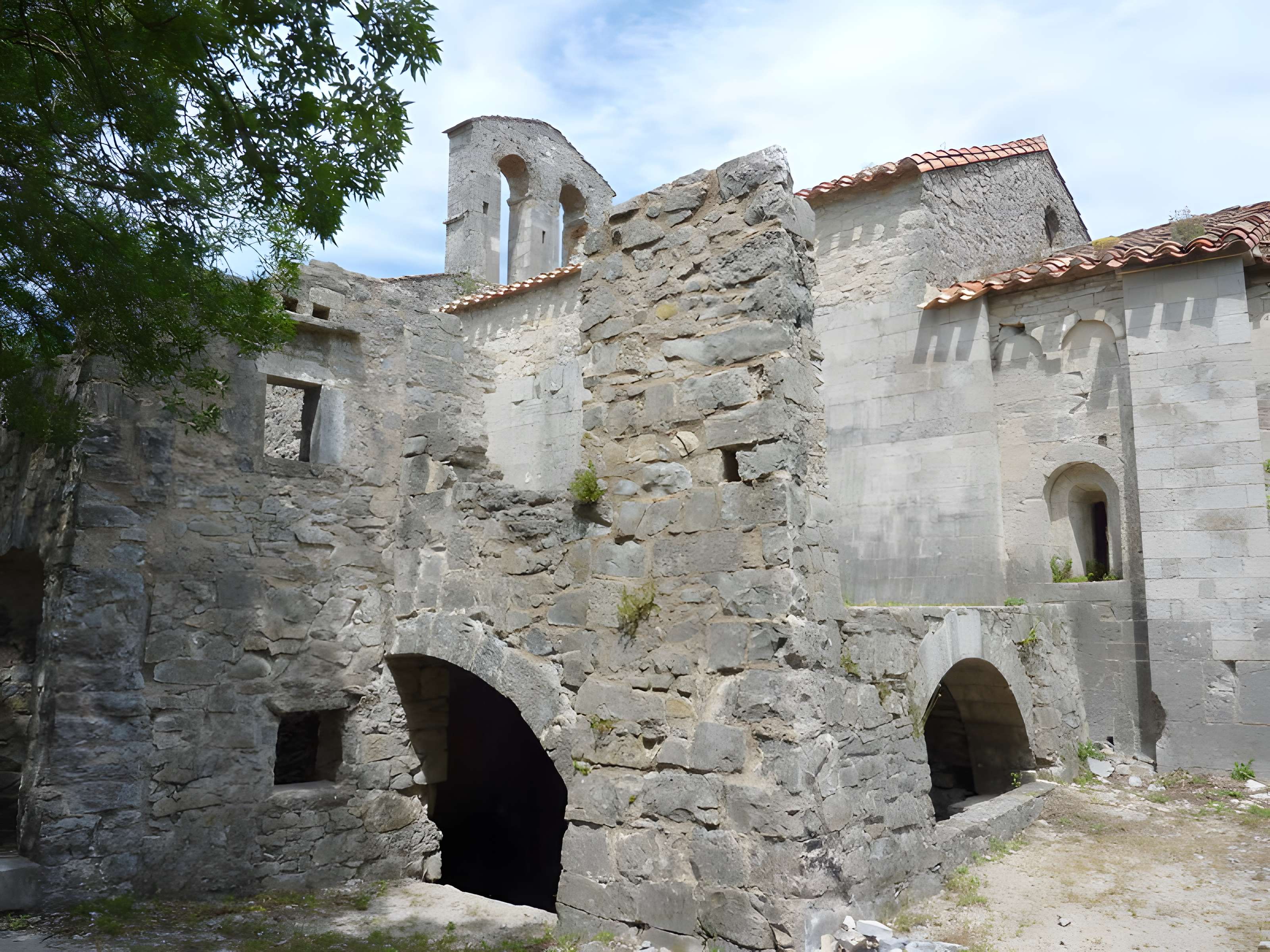 Chapelle Saint-Étienne d'Issensac de Brissac