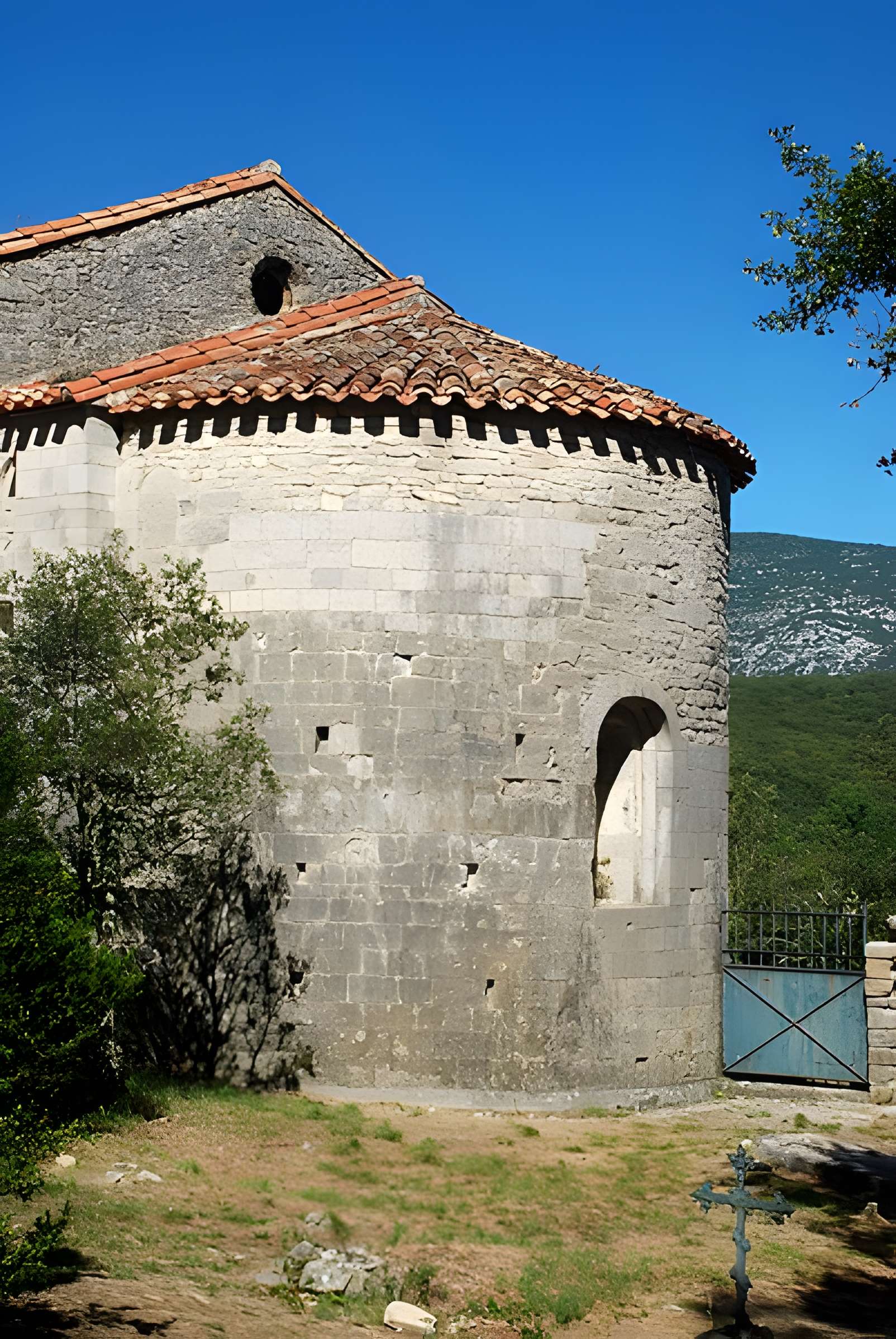 Chapelle Saint-Étienne d'Issensac de Brissac