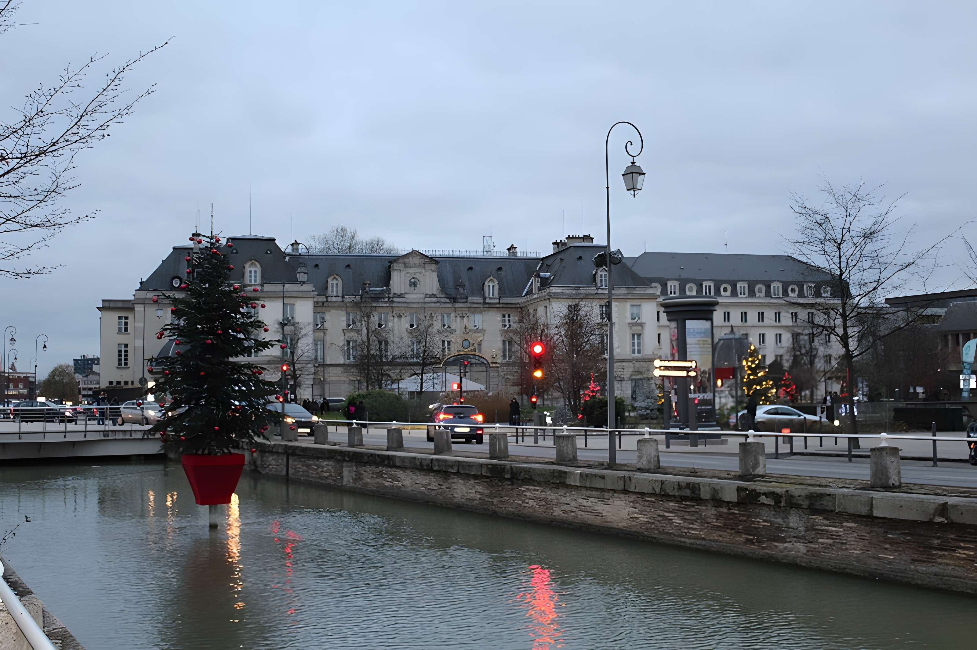 Hôtel de préfecture de l'Aube à Troyes