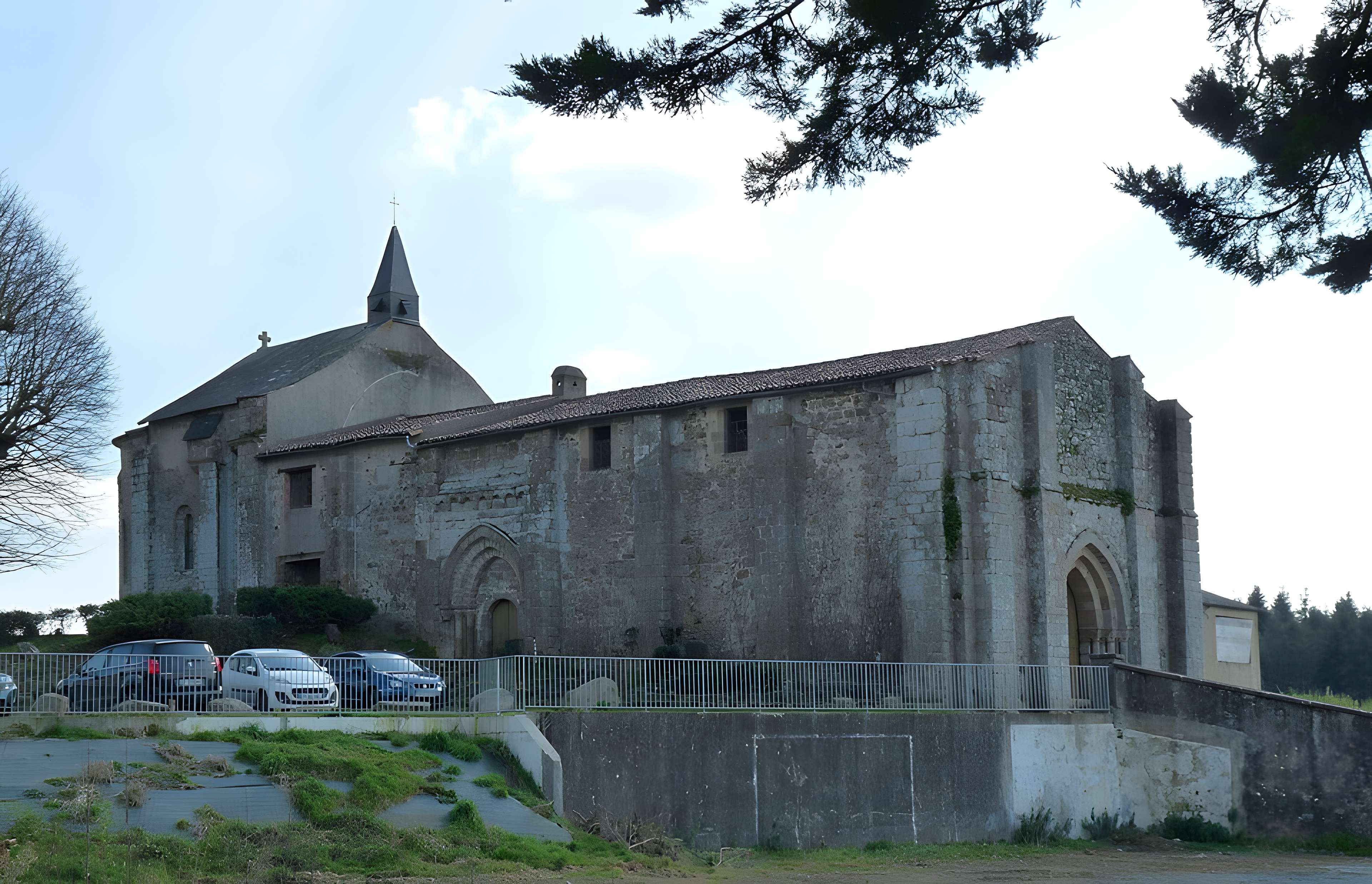 Chapelle Saint-Jean de Montfaucon-Montigné