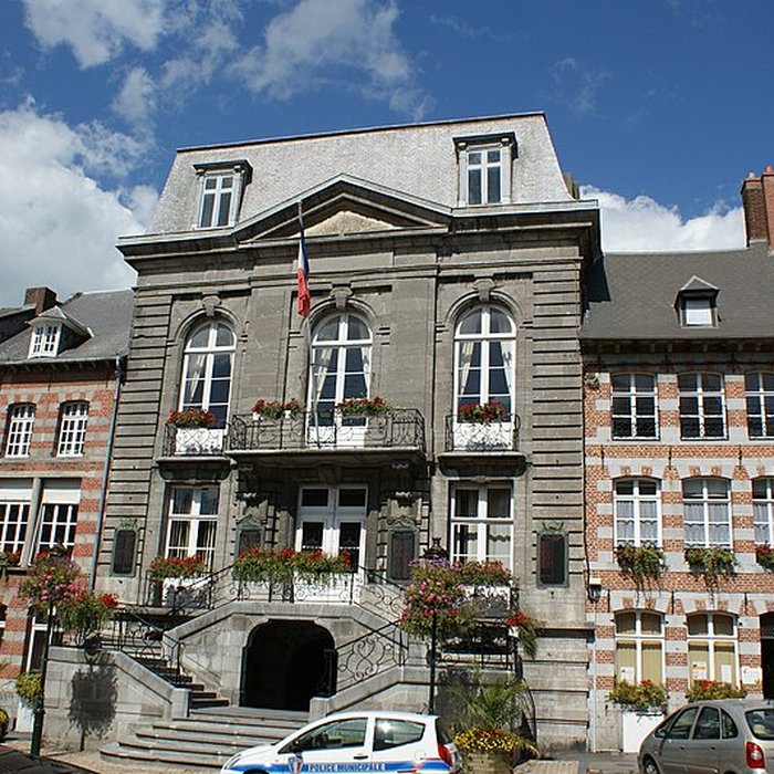 Photo de Hôtel de ville dAvesnes-sur-Helpe