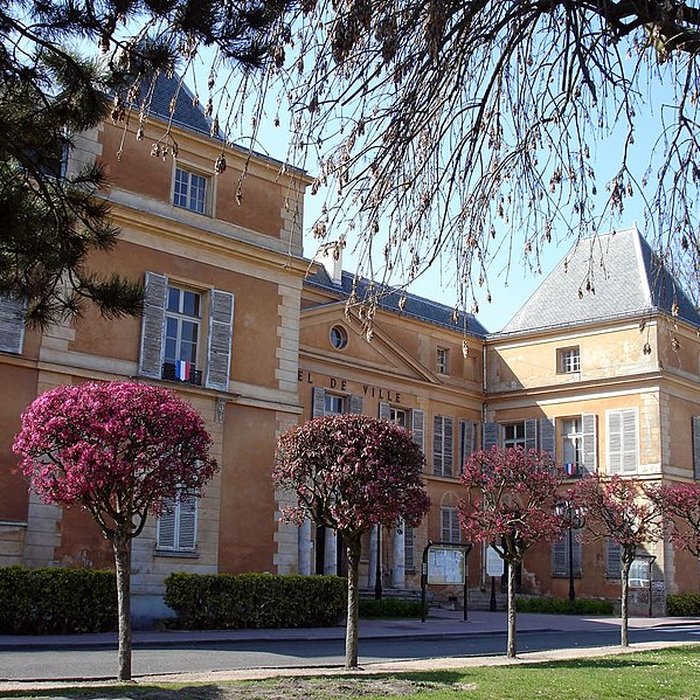 Photo de Ancien château, actuellement mairie