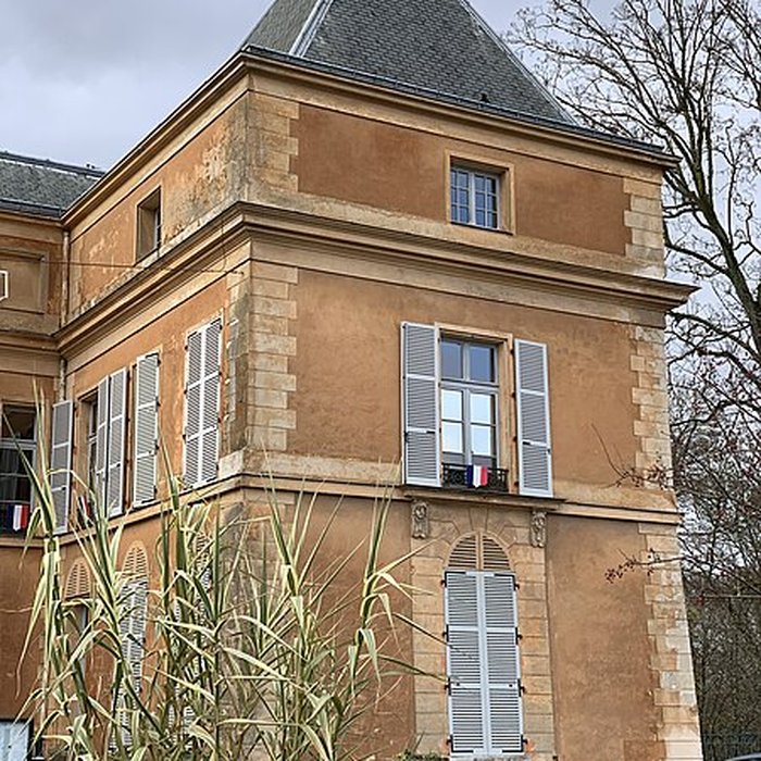 Photo de Ancien château, actuellement mairie