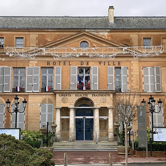 Photo de Ancien château, actuellement mairie