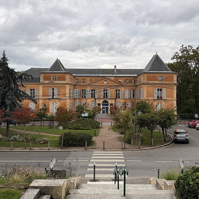Photo de Ancien château, actuellement mairie