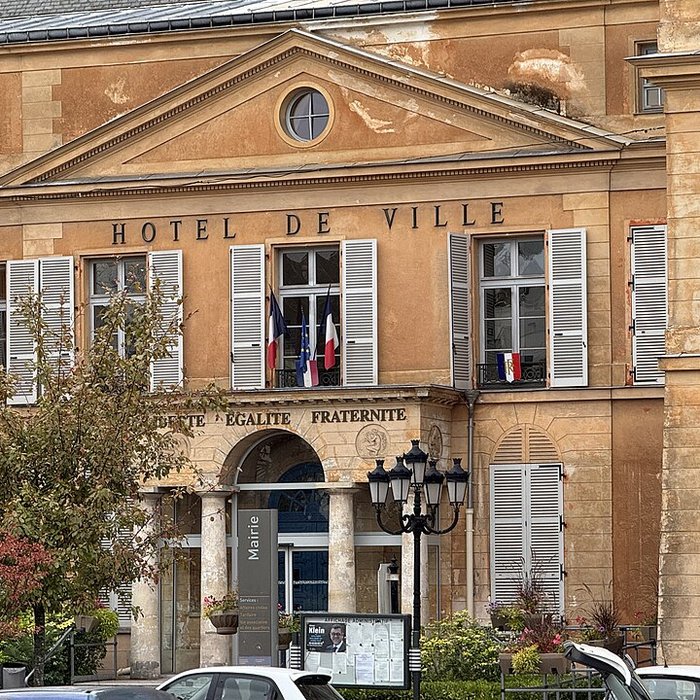 Photo de Ancien château, actuellement mairie