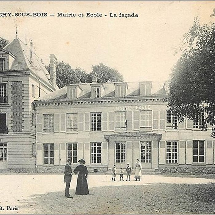 Photo de Ancien château, actuellement mairie