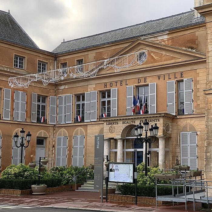 Photo de Ancien château, actuellement mairie