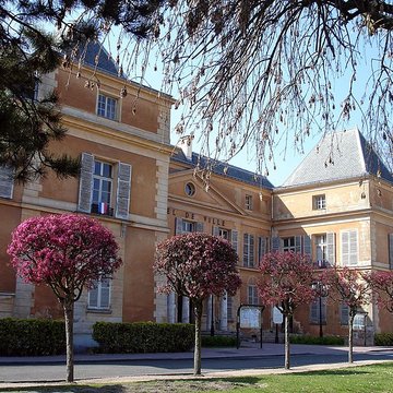 Ancien château, actuellement mairie