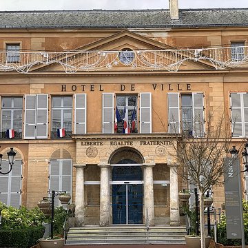 Ancien château, actuellement mairie