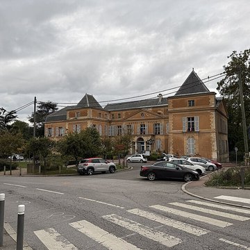 Ancien château, actuellement mairie