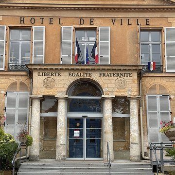 Ancien château, actuellement mairie