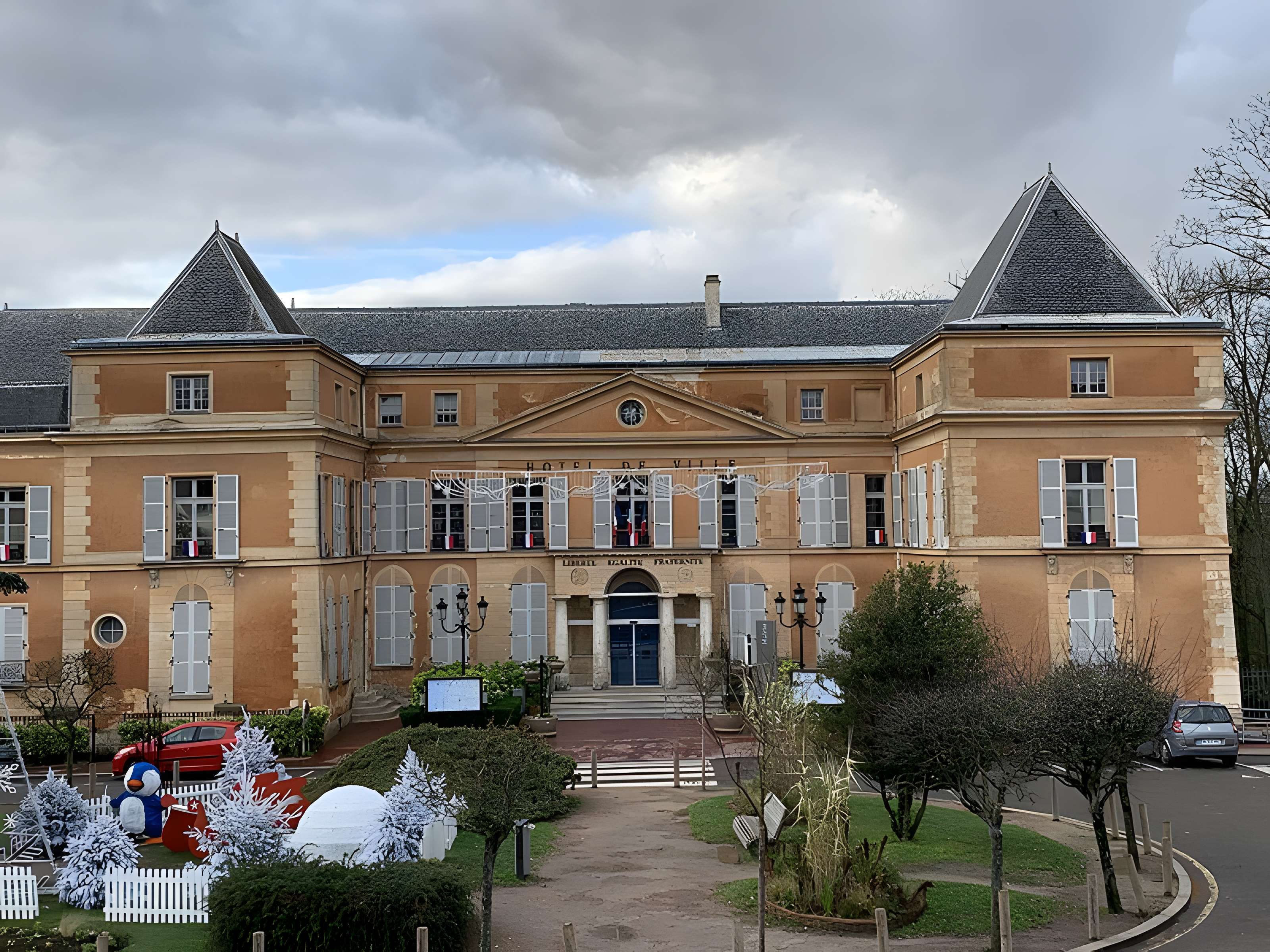 Ancien château, actuellement mairie