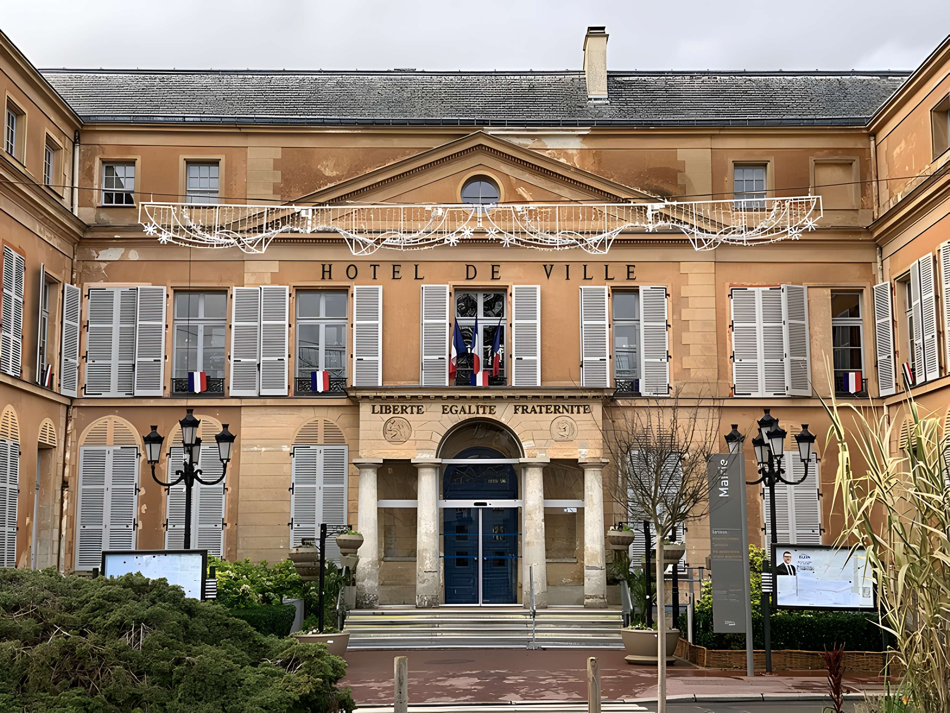 Ancien château, actuellement mairie