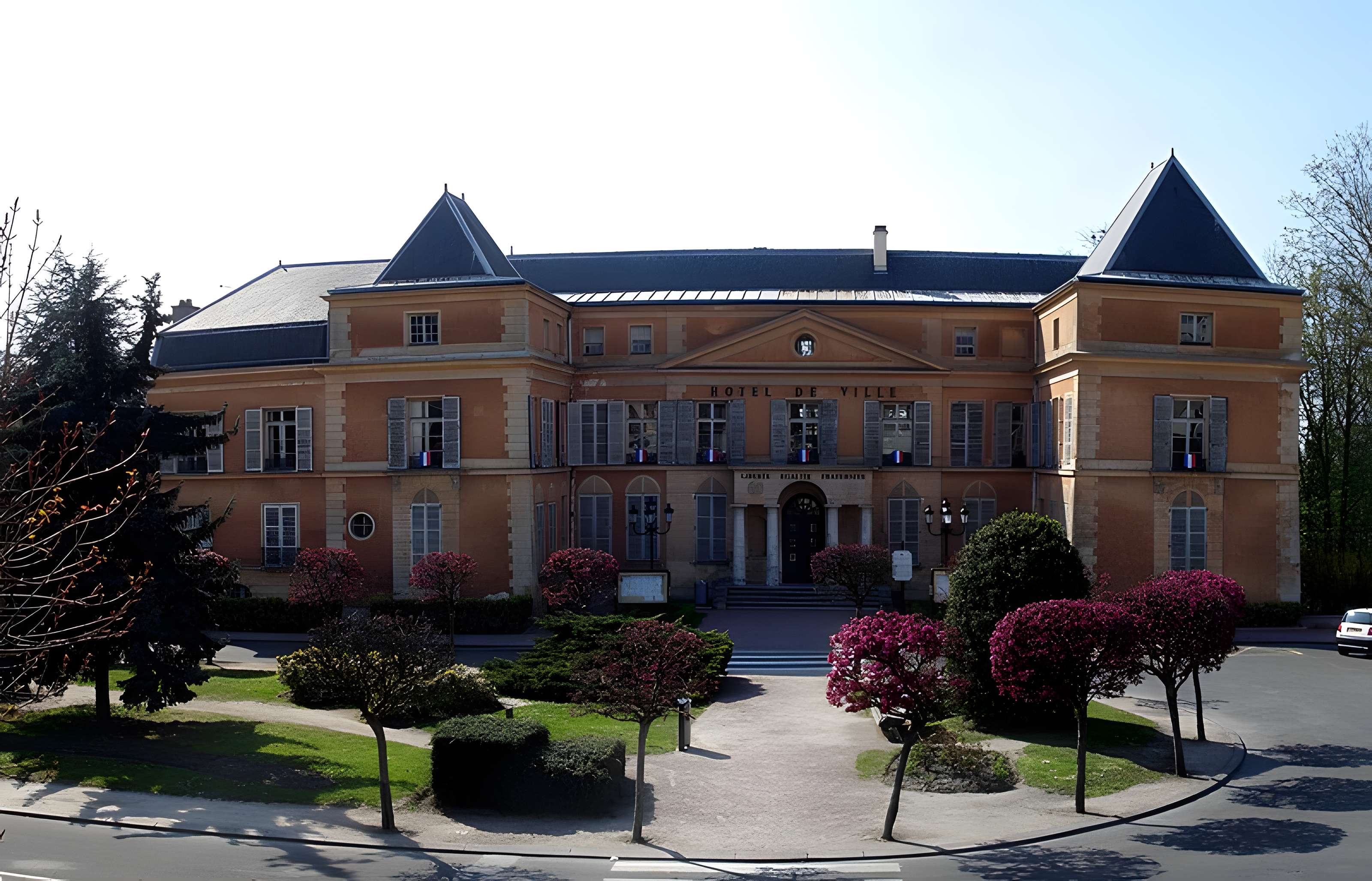 Ancien château, actuellement mairie