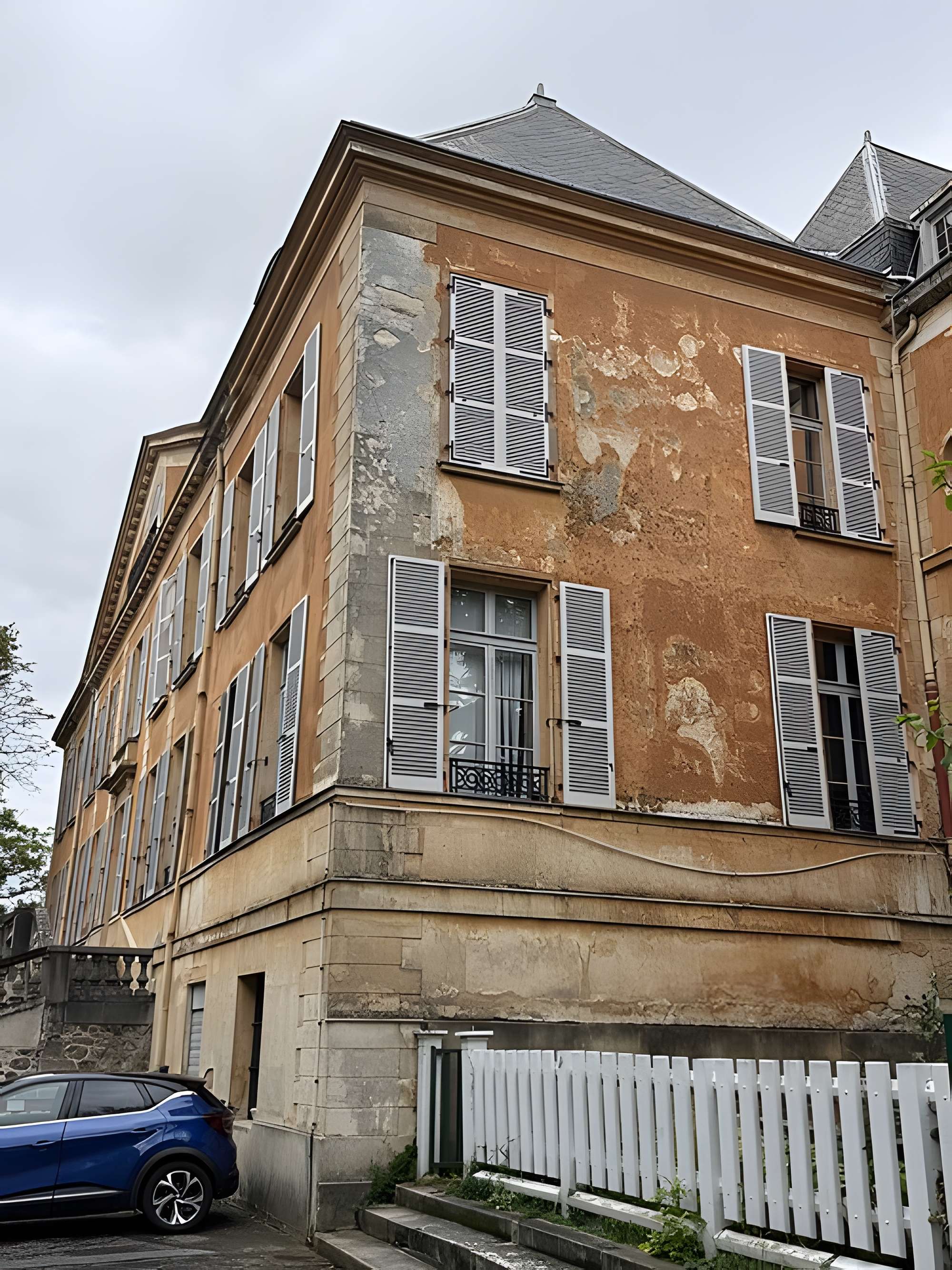 Ancien château, actuellement mairie