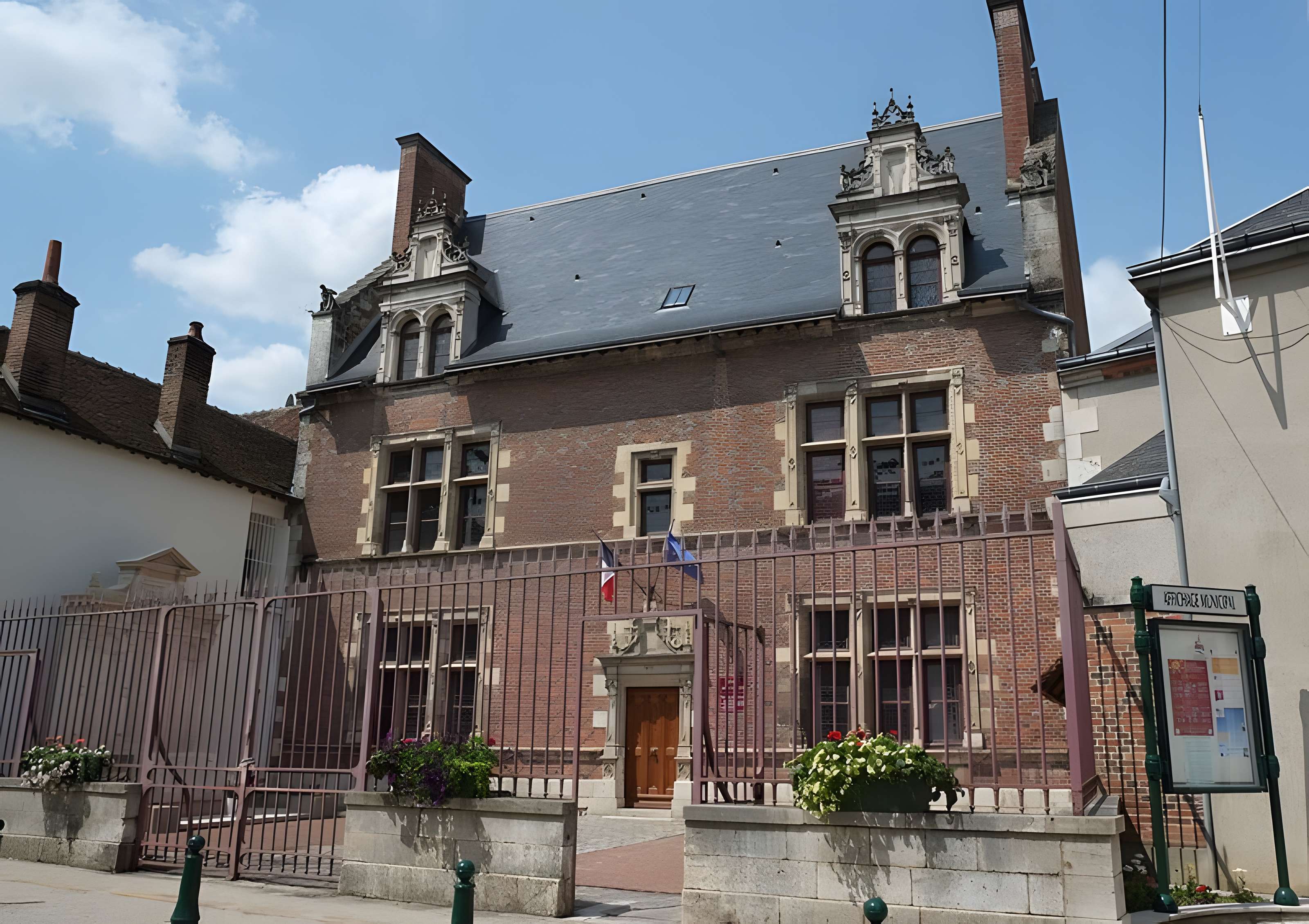 Hôtel de ville de Lorris 