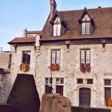 Ancienne maison Clément, actuellement hôtel de ville