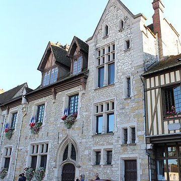Ancienne maison Clément, actuellement hôtel de ville