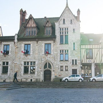 Ancienne maison Clément, actuellement hôtel de ville