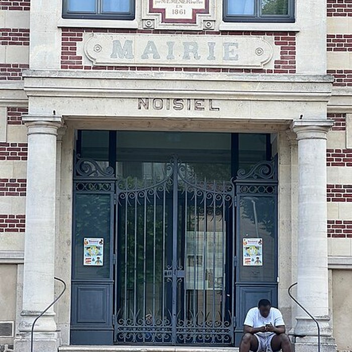 Photo de Hôtel de ville de Noisiel
