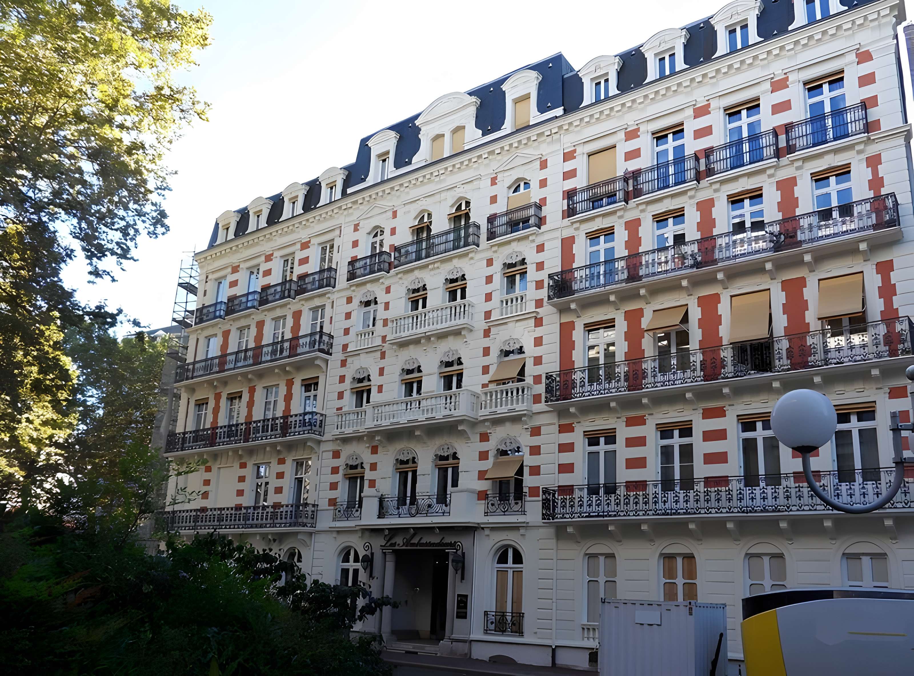 Hôtel des Ambassadeurs à Vichy 