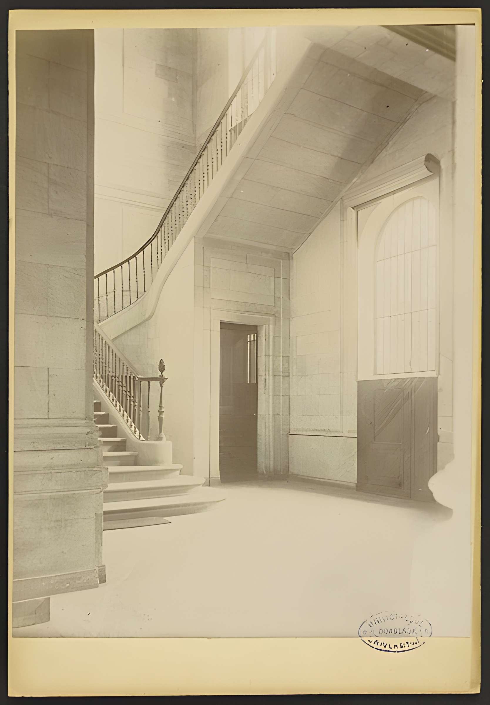 Hôtel des archives départementales de la Gironde à Bordeaux