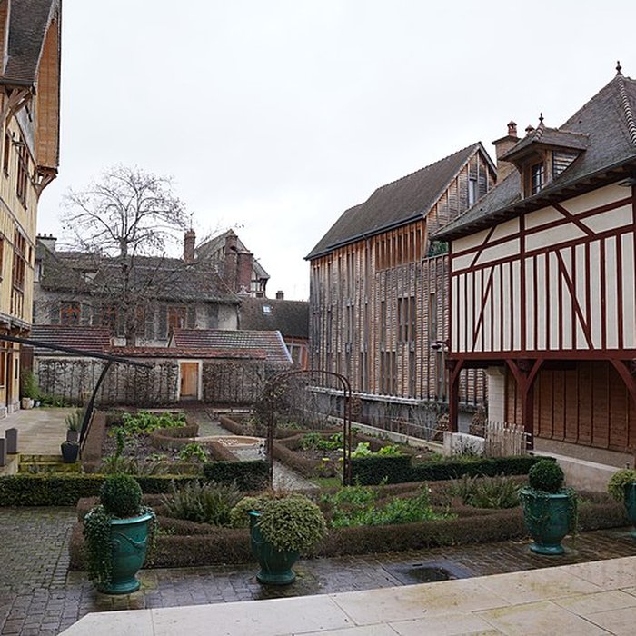 Photo de Hôtel des Ursins à Troyes