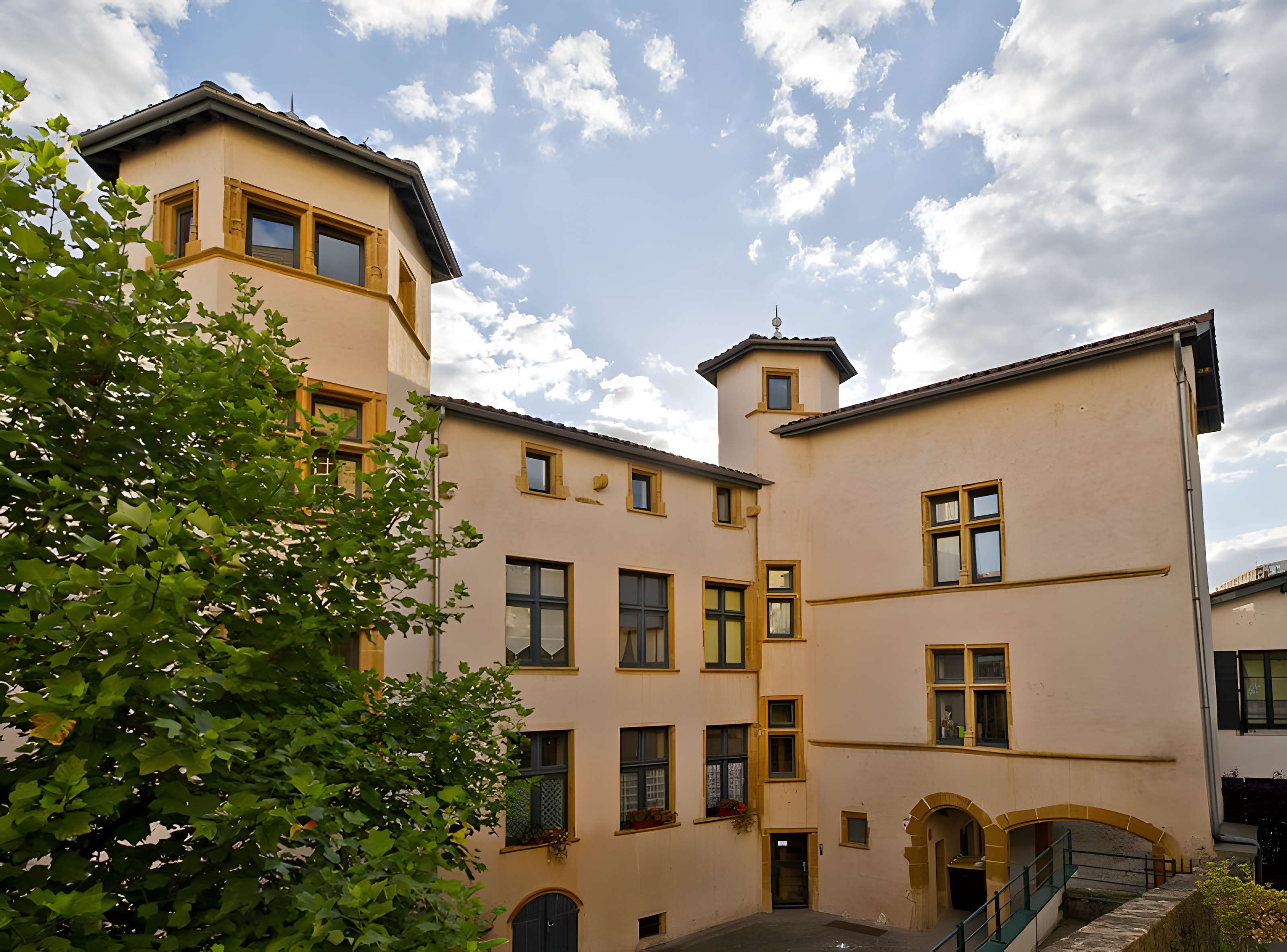 Hôtel des Valous à L'Arbresle 