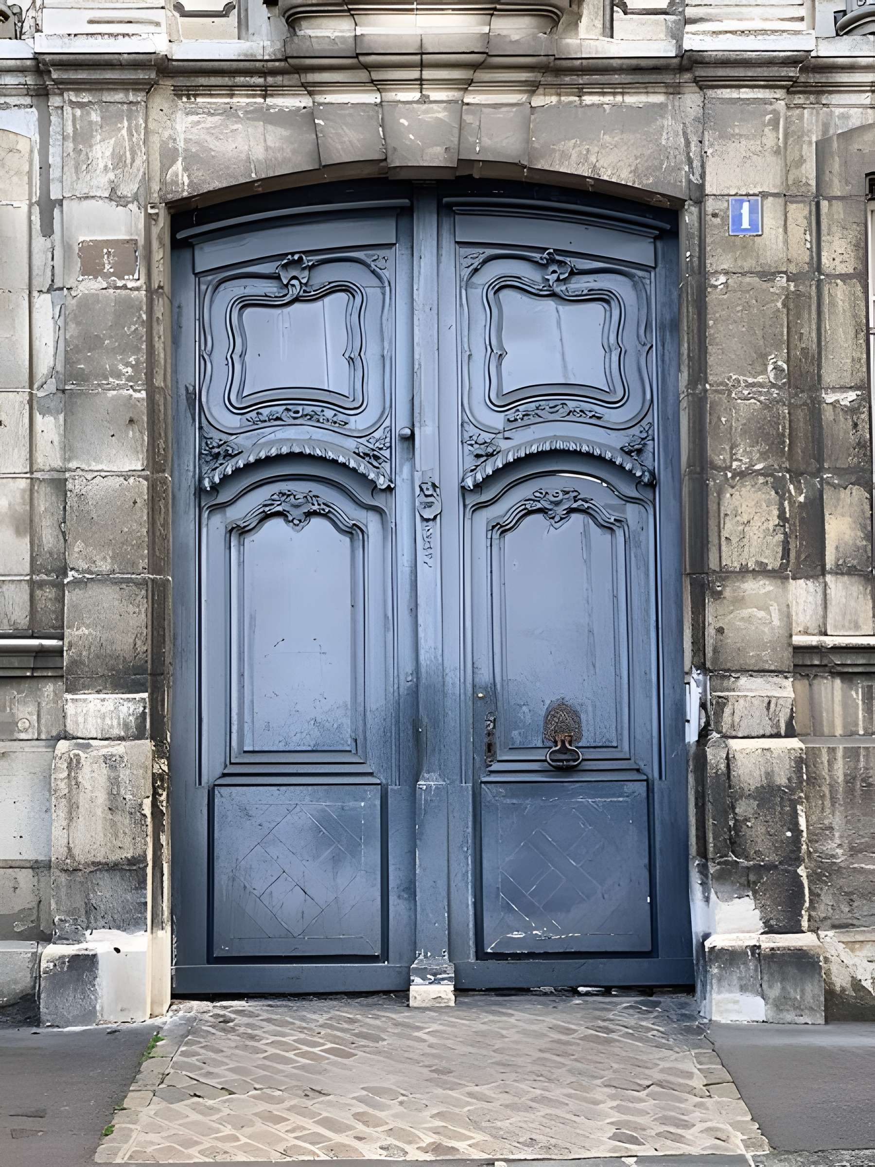 Hôtel Deschamps de Charmelieu à Auxerre