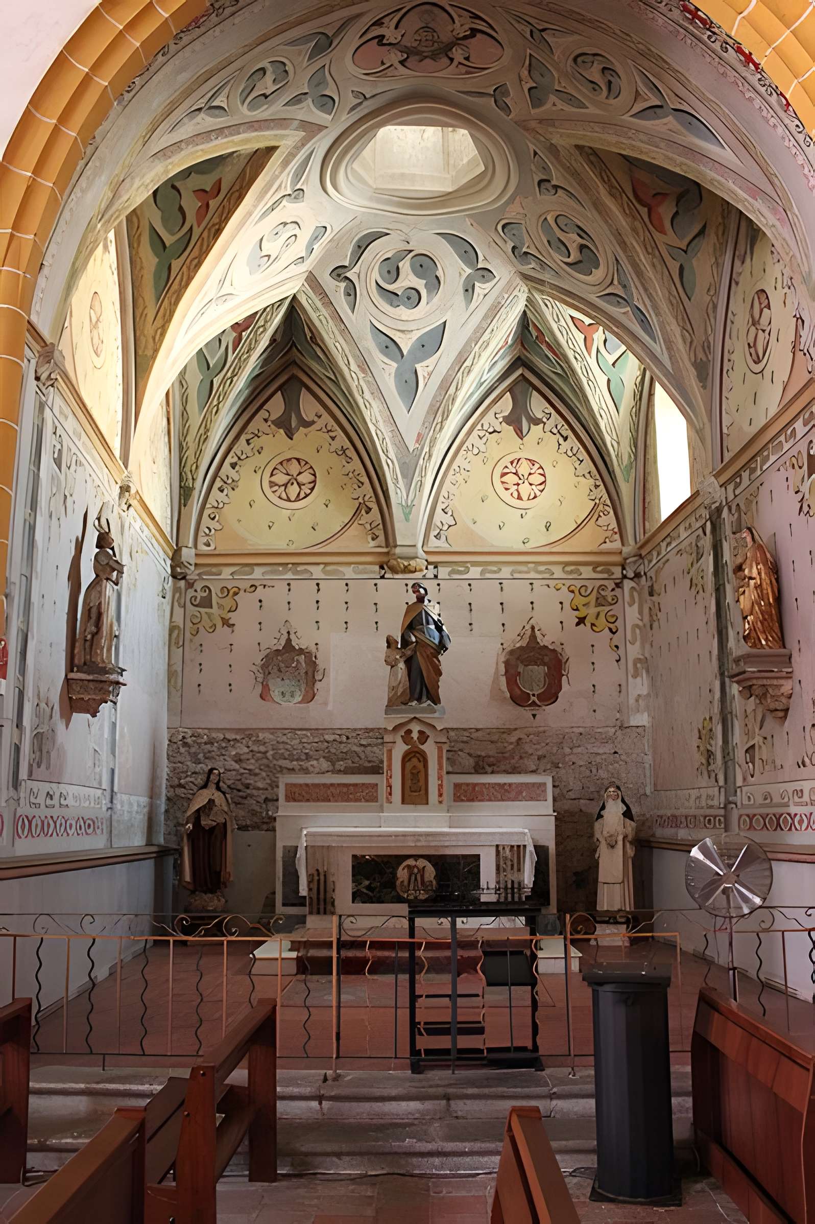 Chapelle Saint-Pierre de Roquebrune-sur-Argens