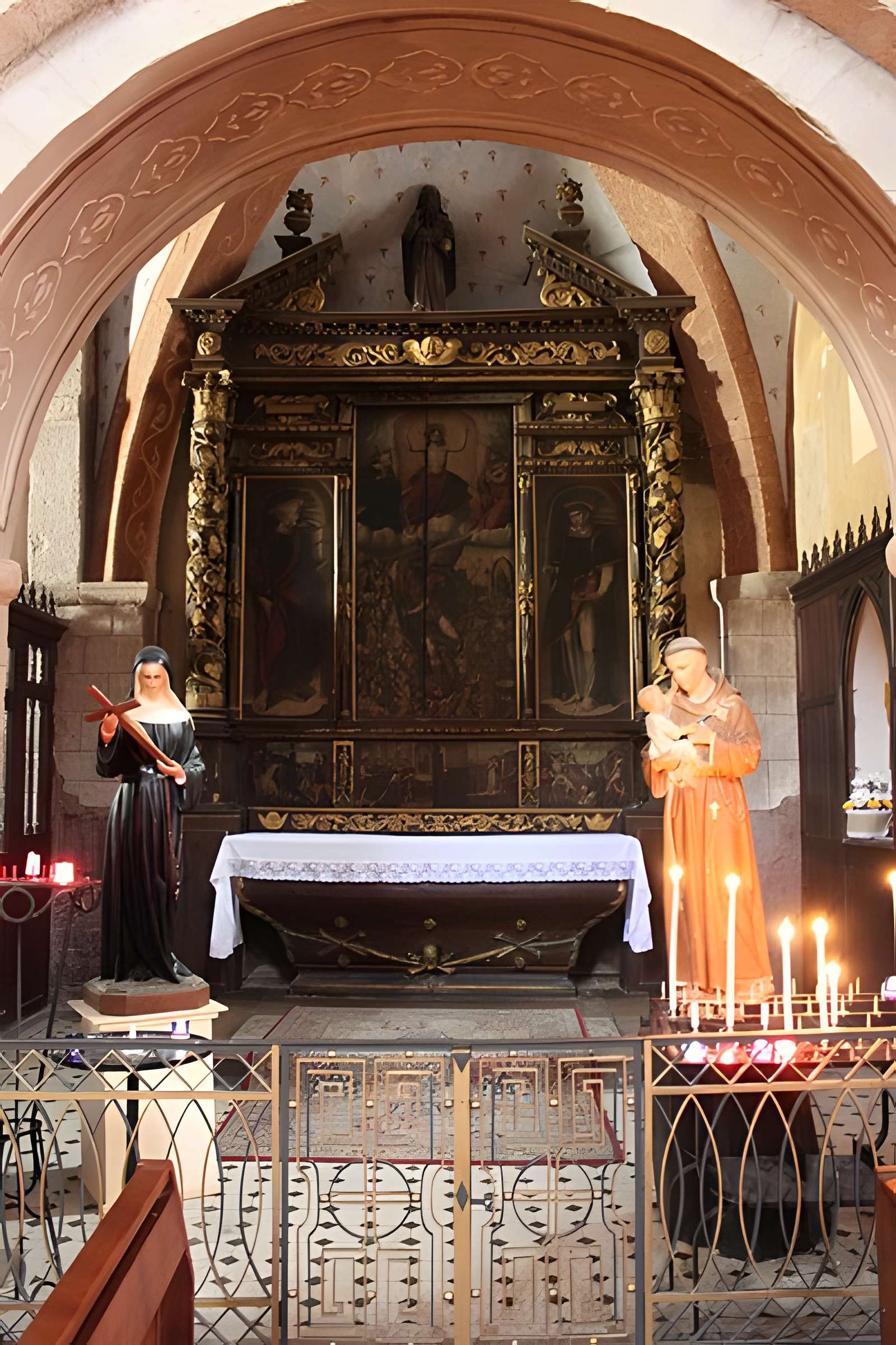 Chapelle Saint-Pierre de Roquebrune-sur-Argens