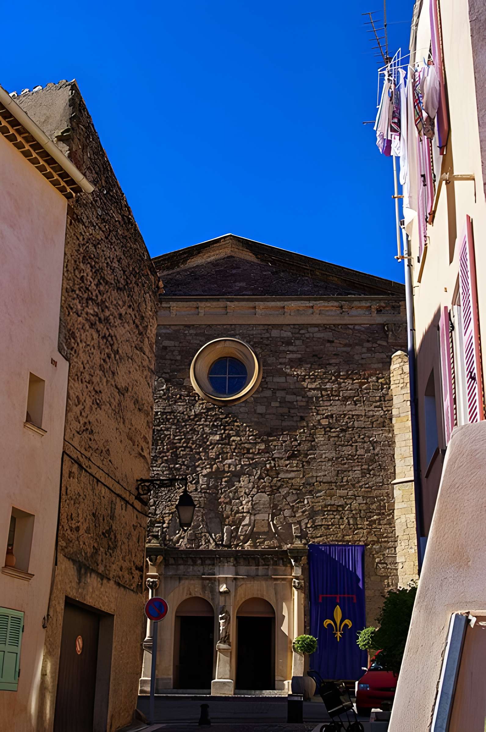 Chapelle Saint-Pierre de Roquebrune-sur-Argens