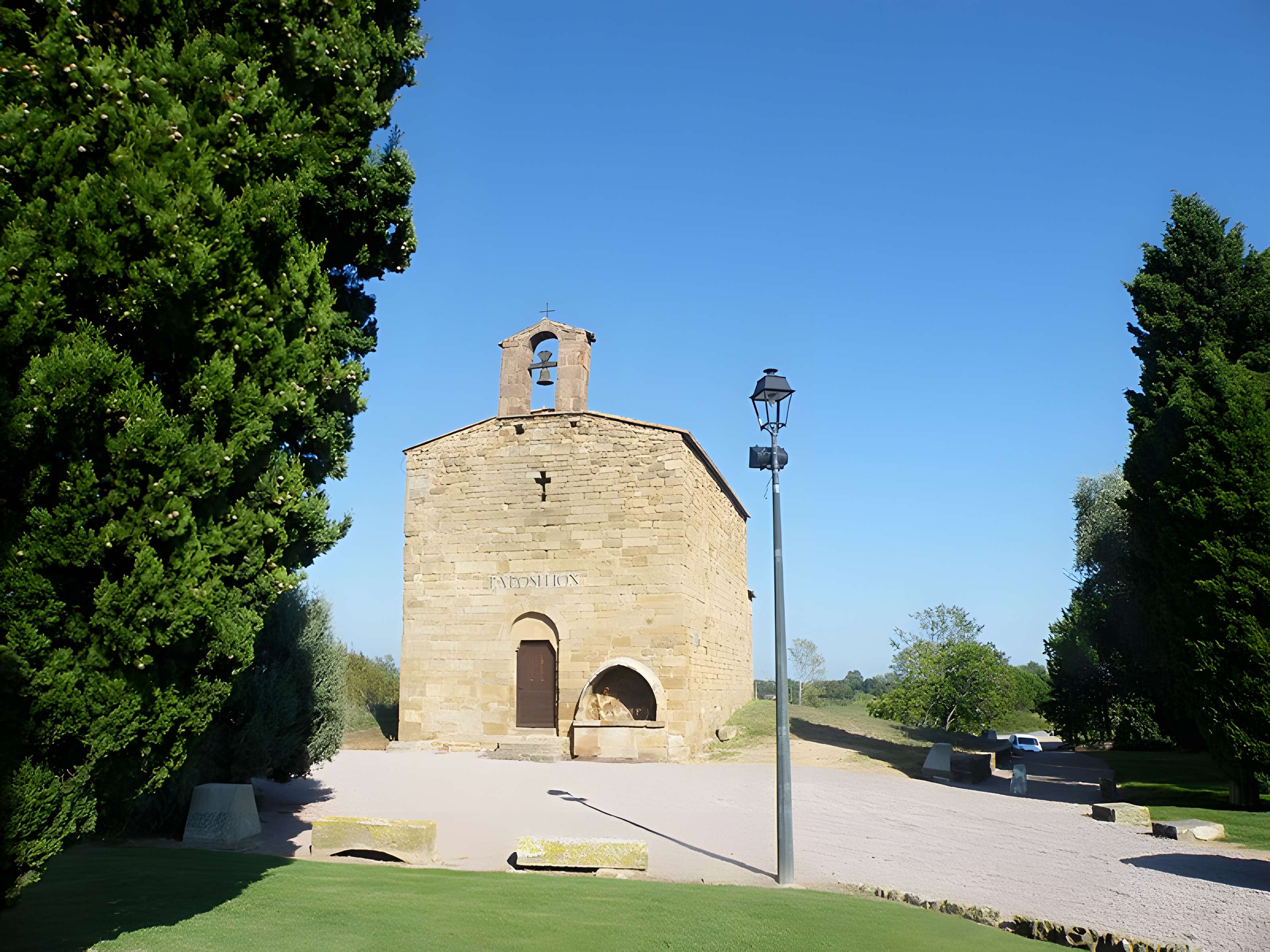 Chapelle Saint-Pierre de Roquebrune-sur-Argens