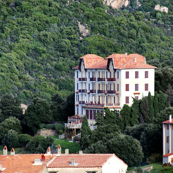 Photo de Hôtel Les Roches Rouges à Piana
