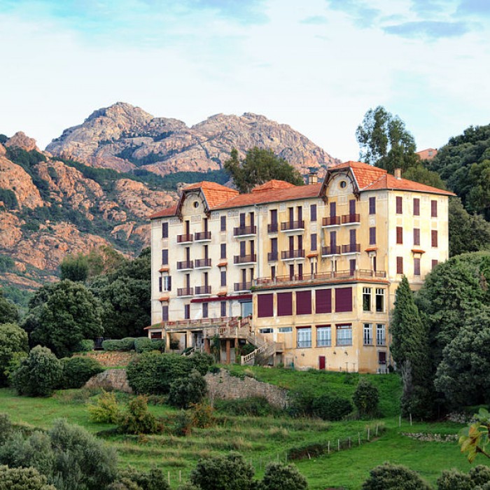Photo de Hôtel Les Roches Rouges à Piana