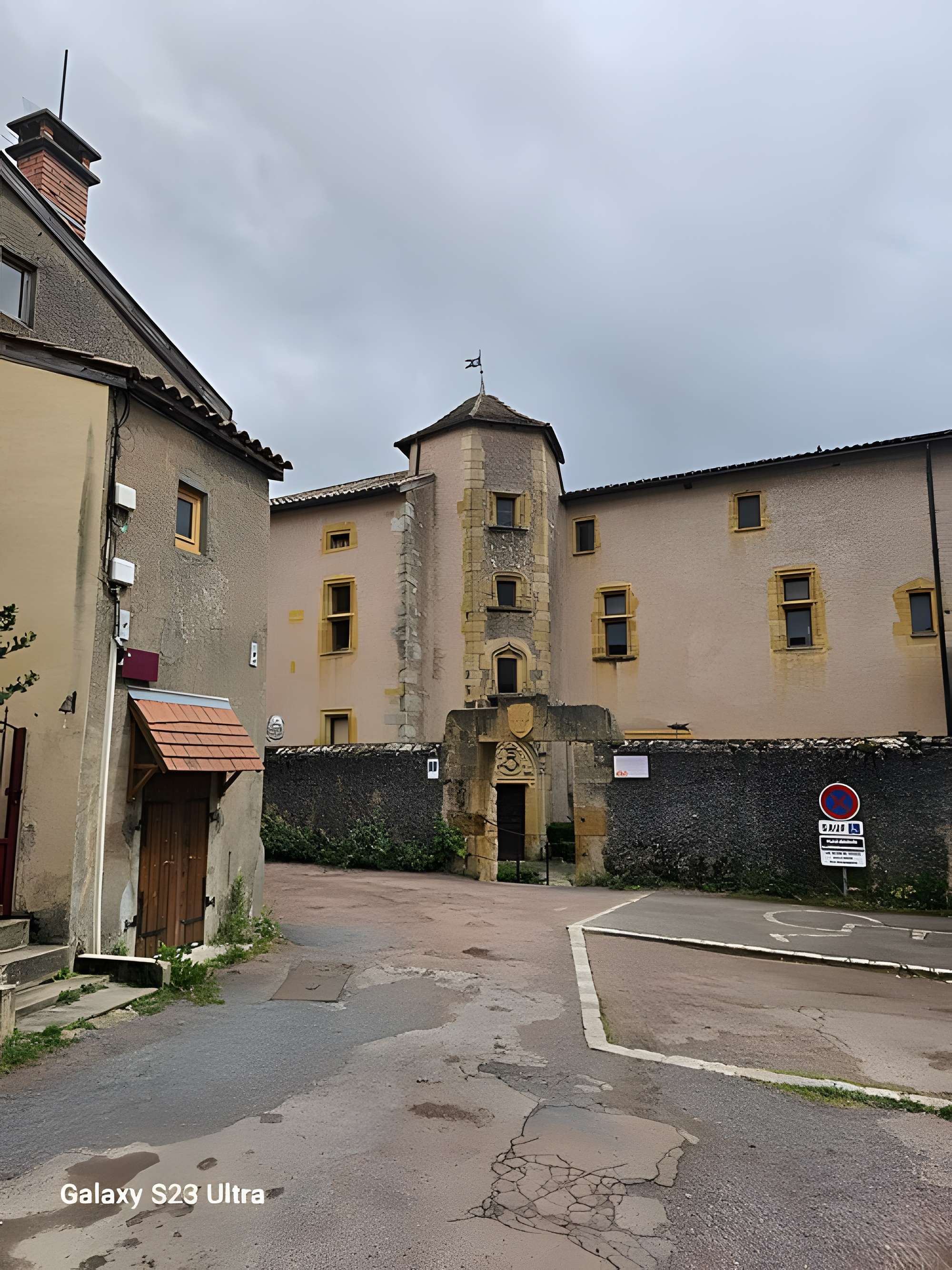 Hôtel Pelletier à Saint-Haon-le-Châtel