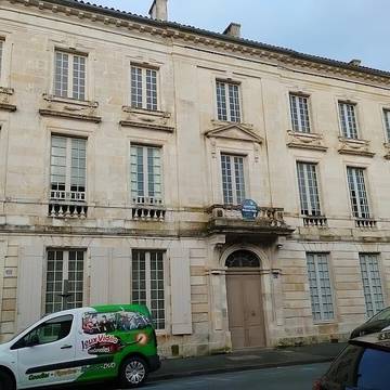 Hôtel Pervinquière à Fontenay-le-Comte