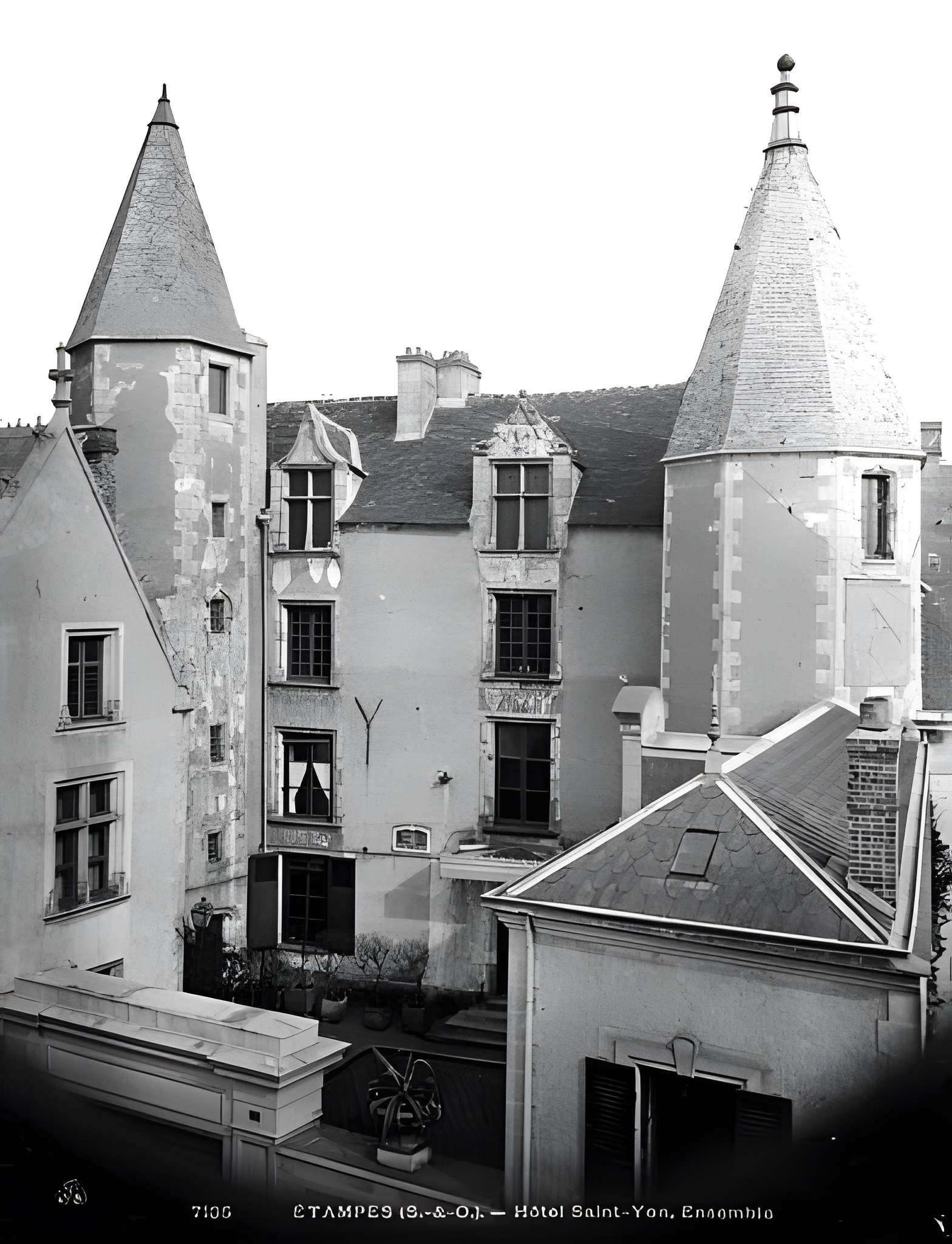 Hôtel Saint-Yon à Étampes