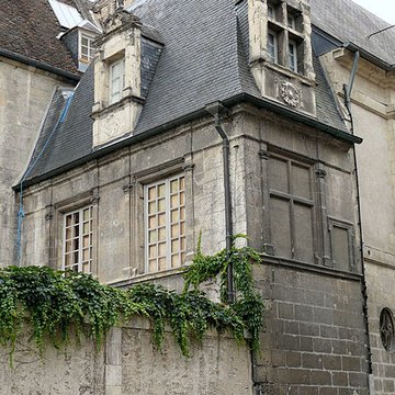 Hôtel, 22 Rue Joyeuse à Bourges