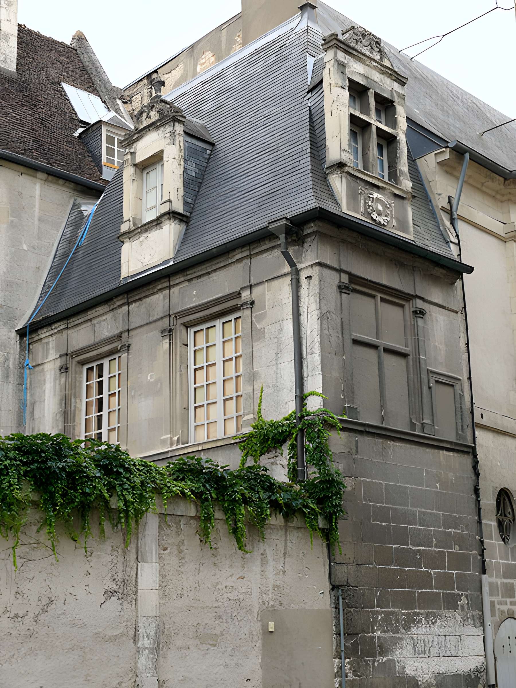 Hôtel, 22 Rue Joyeuse à Bourges